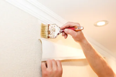 Pose de papier peint à Crach — revêtements muraux et toiles de verre